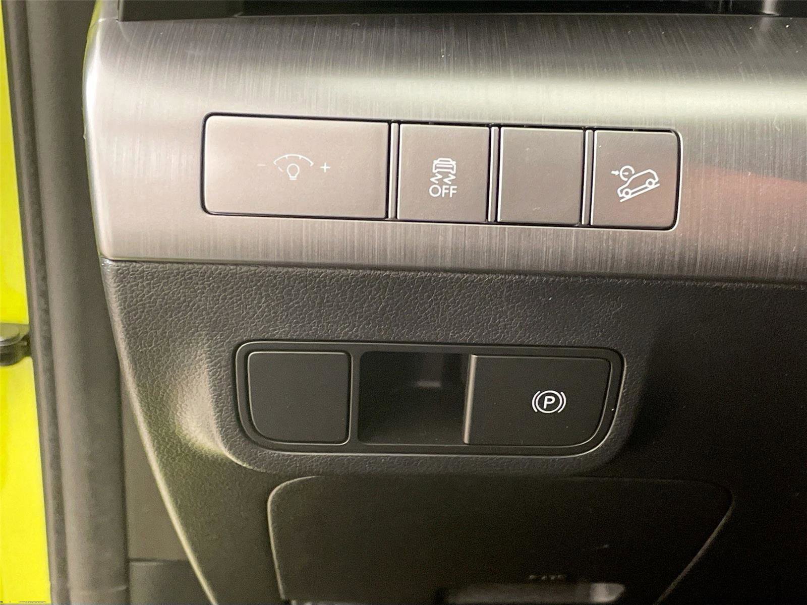 Used 2024 Hyundai Kona SEL AWD/4WD image 14