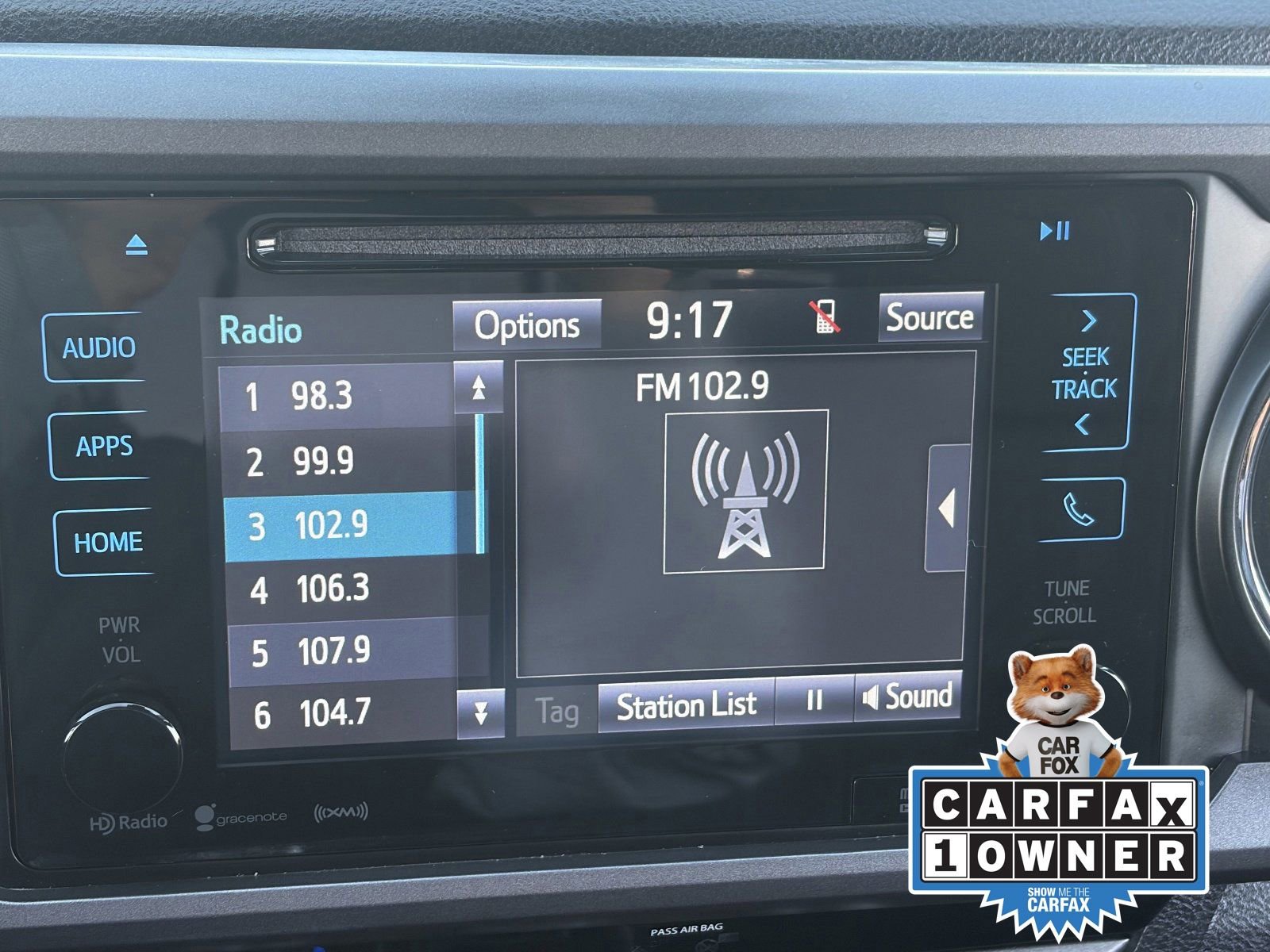 Used 2018 Toyota Tacoma TRD Off-Road w/ Technology Package AWD/4WD image 27