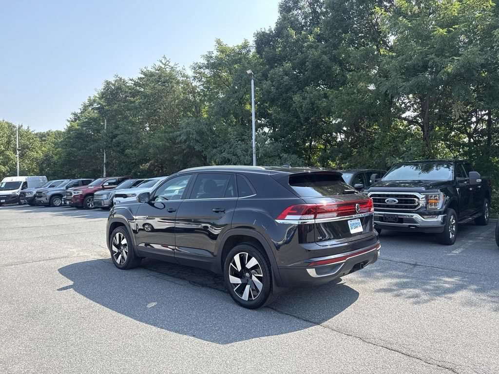 Used 2024 Volkswagen Atlas Cross Sport SE w/ Adventure Package AWD/4WD image 6