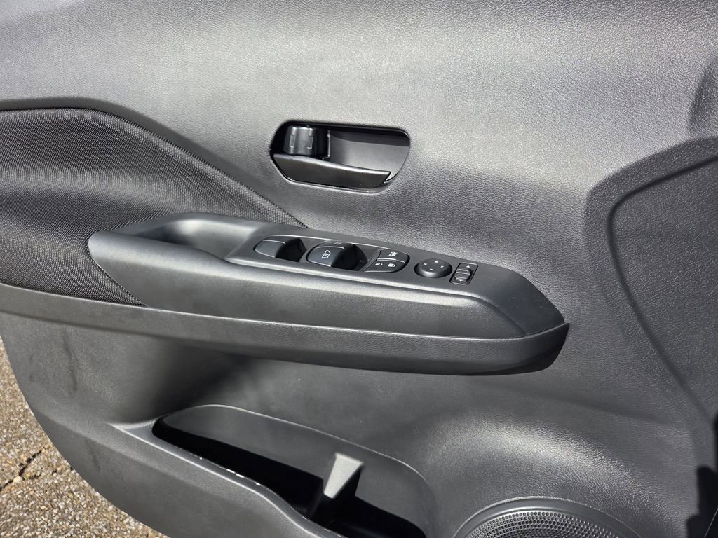 Certified 2025 Nissan Kicks Play S image 13