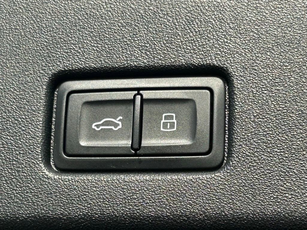 Used 2024 Audi Q4 e-tron Premium w/ Convenience Package image 56