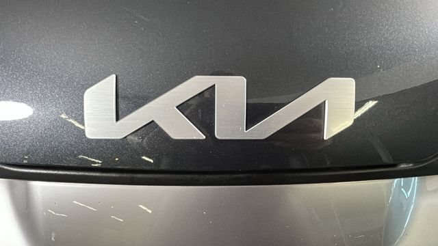 Used 2025 Kia Sportage LX AWD/4WD image 8