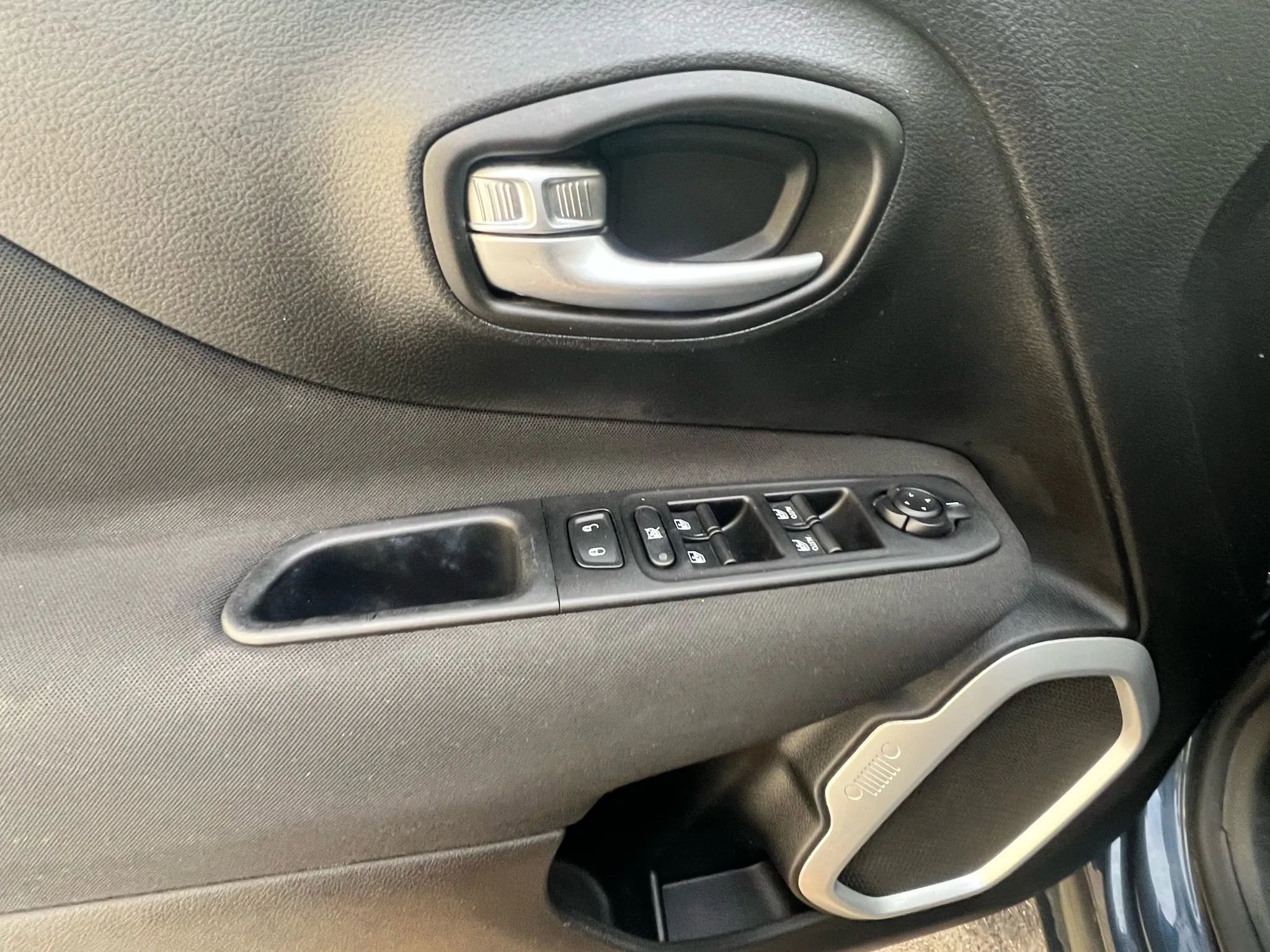 Used 2021 Jeep Renegade Sport image 24