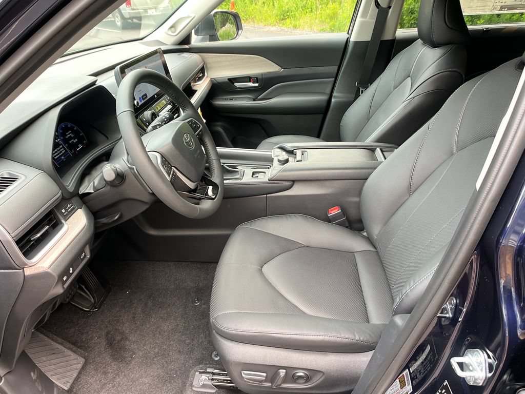 New 2026 Toyota Grand Highlander AWD image 9