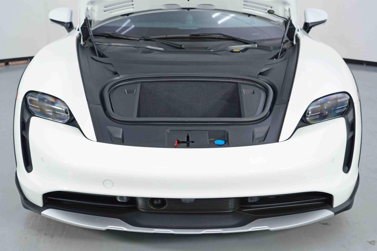 Used 2024 Porsche Taycan 4 Cross Turismo w/ Premium Package AWD/4WD image 8