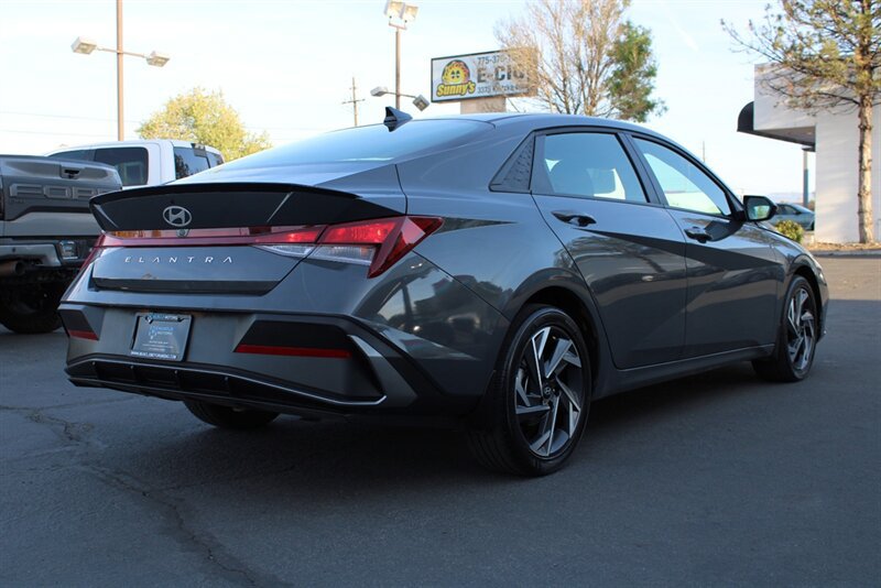 Used 2025 Hyundai Elantra Sport FWD image 6