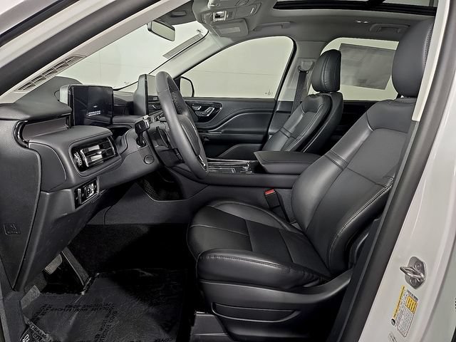 New 2026 Lincoln Aviator AWD w/ Jet Appearance Package image 13