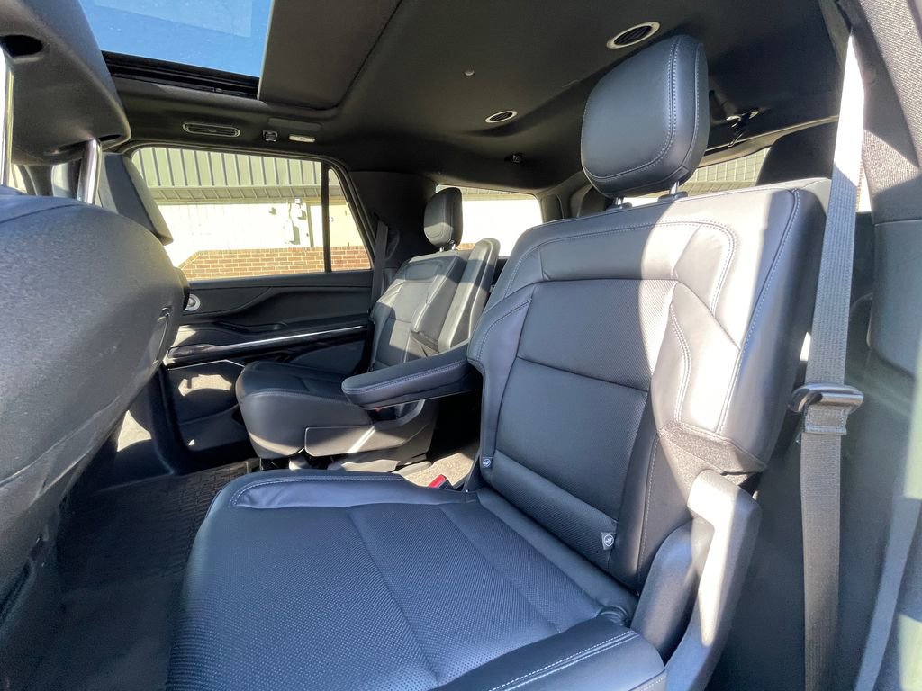 New 2025 Lincoln Navigator Reserve w/ Jet Appearance Package image 13
