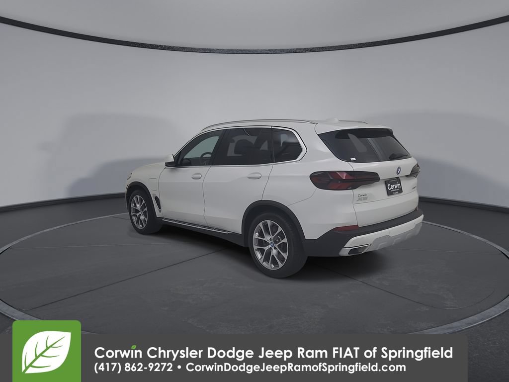 Used 2025 BMW X5 xDrive50e AWD/4WD image 11