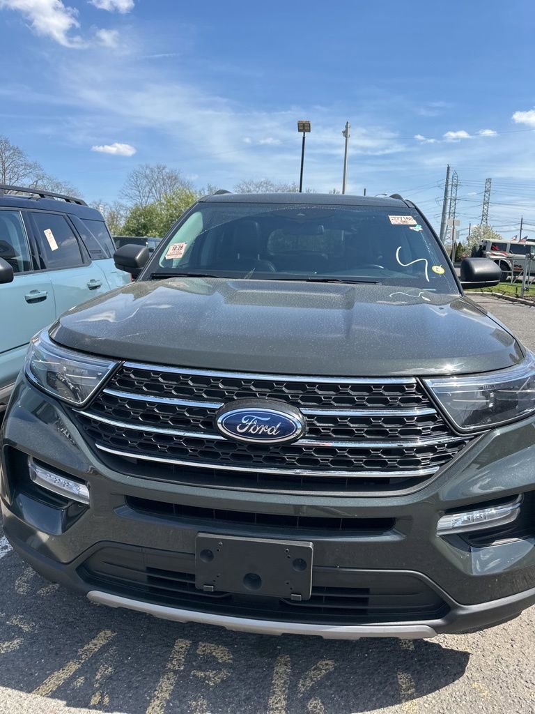 Used 2022 Ford Explorer XLT w/ Equipment Group 202A image 11