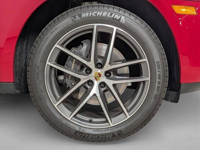 Certified 2025 Porsche Macan image 28
