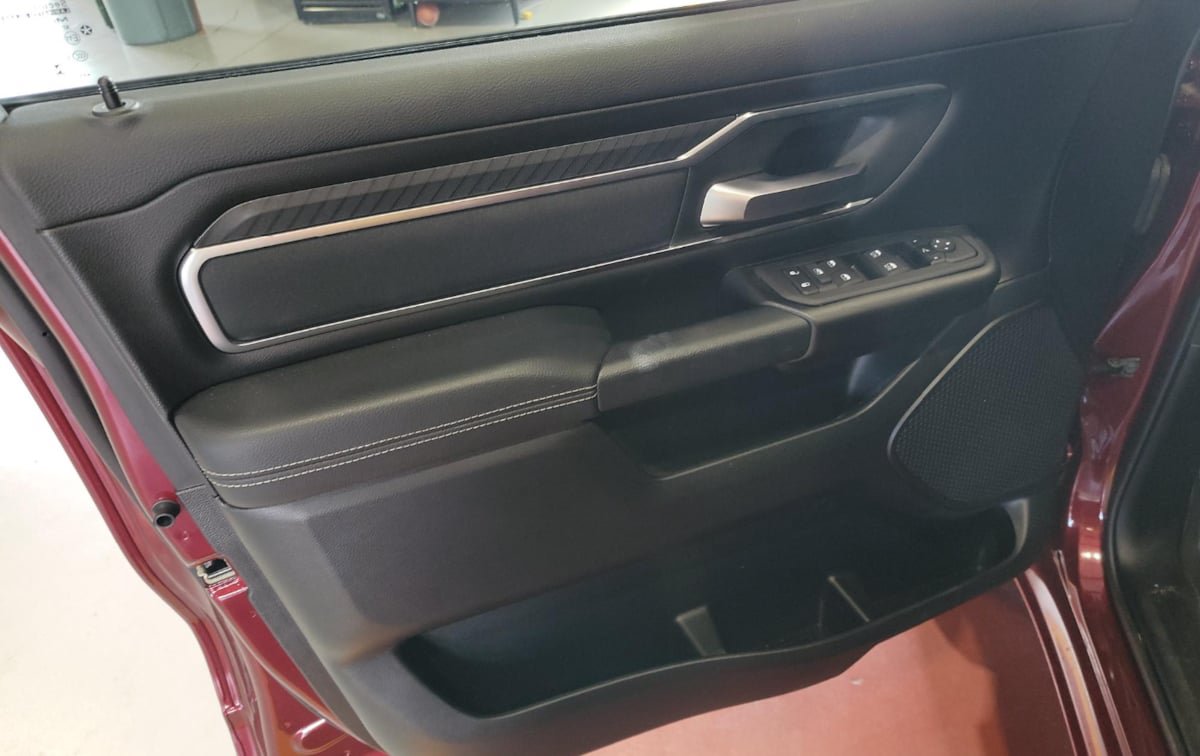 Used 2025 RAM 1500 Big Horn AWD/4WD image 9