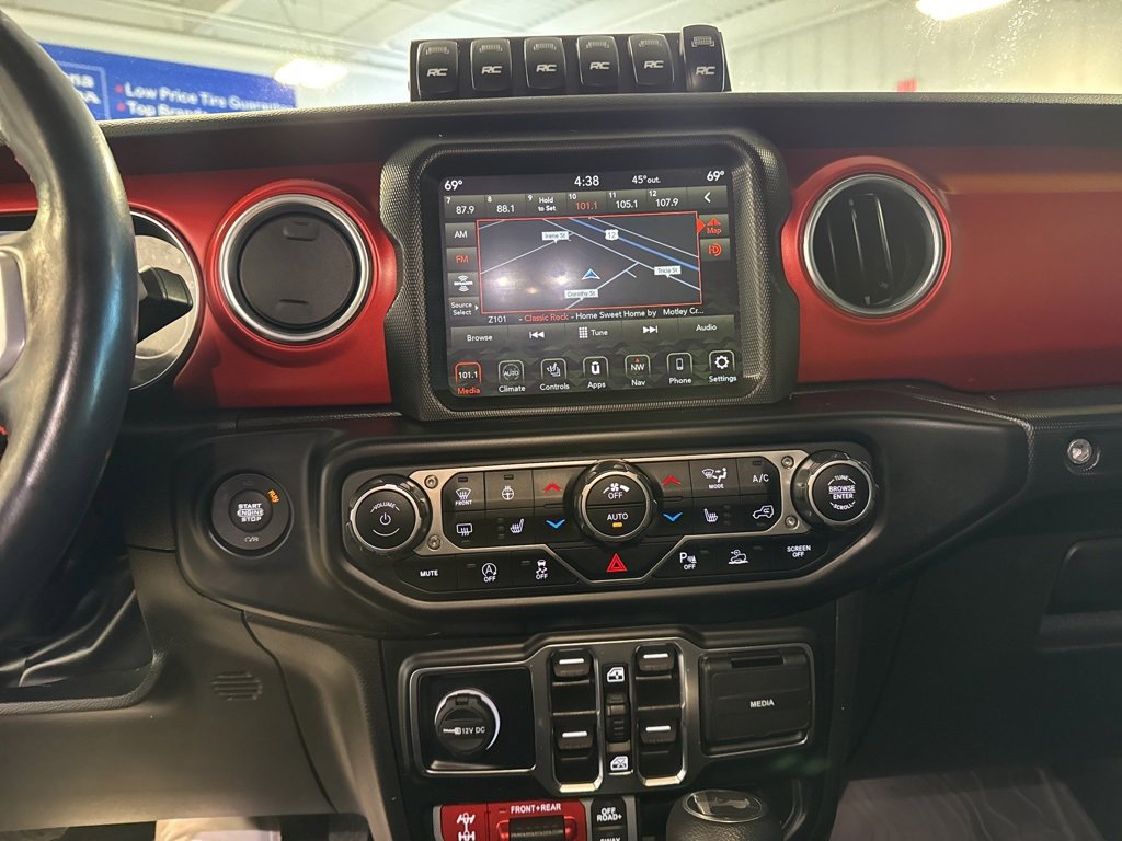 Used 2022 Jeep Wrangler Unlimited Rubicon w/ Xtreme Recon 35" Tire Package image 17