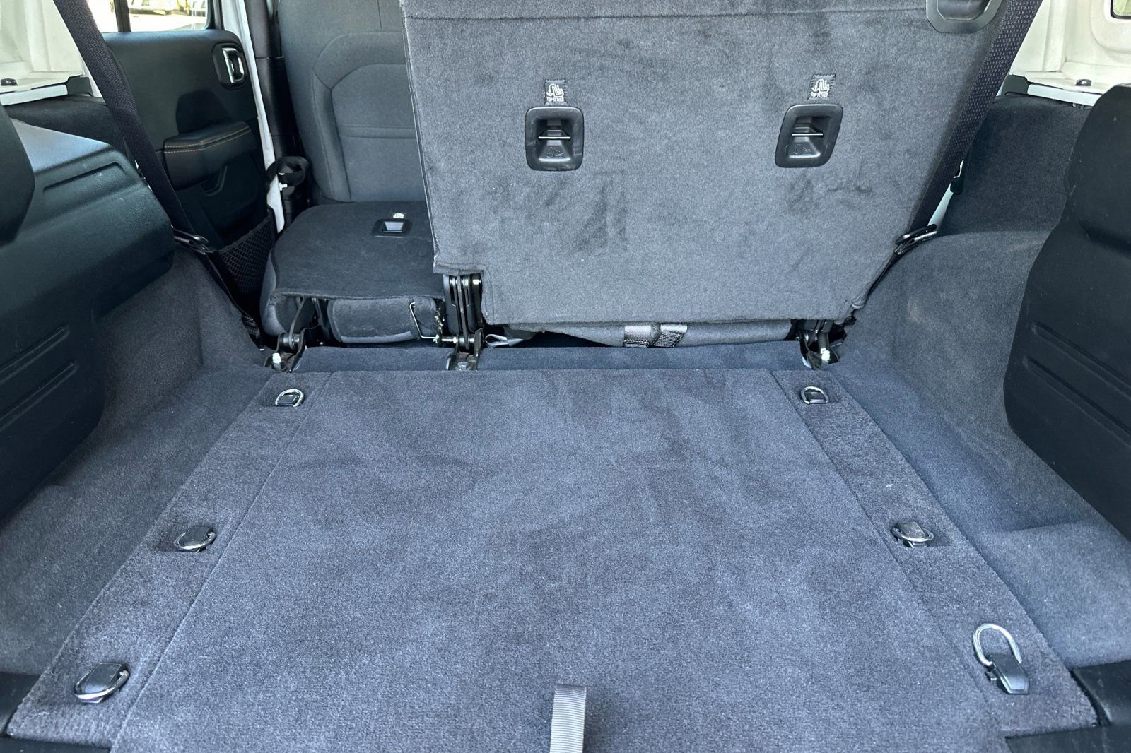 Used 2025 Jeep Wrangler Sahara image 15