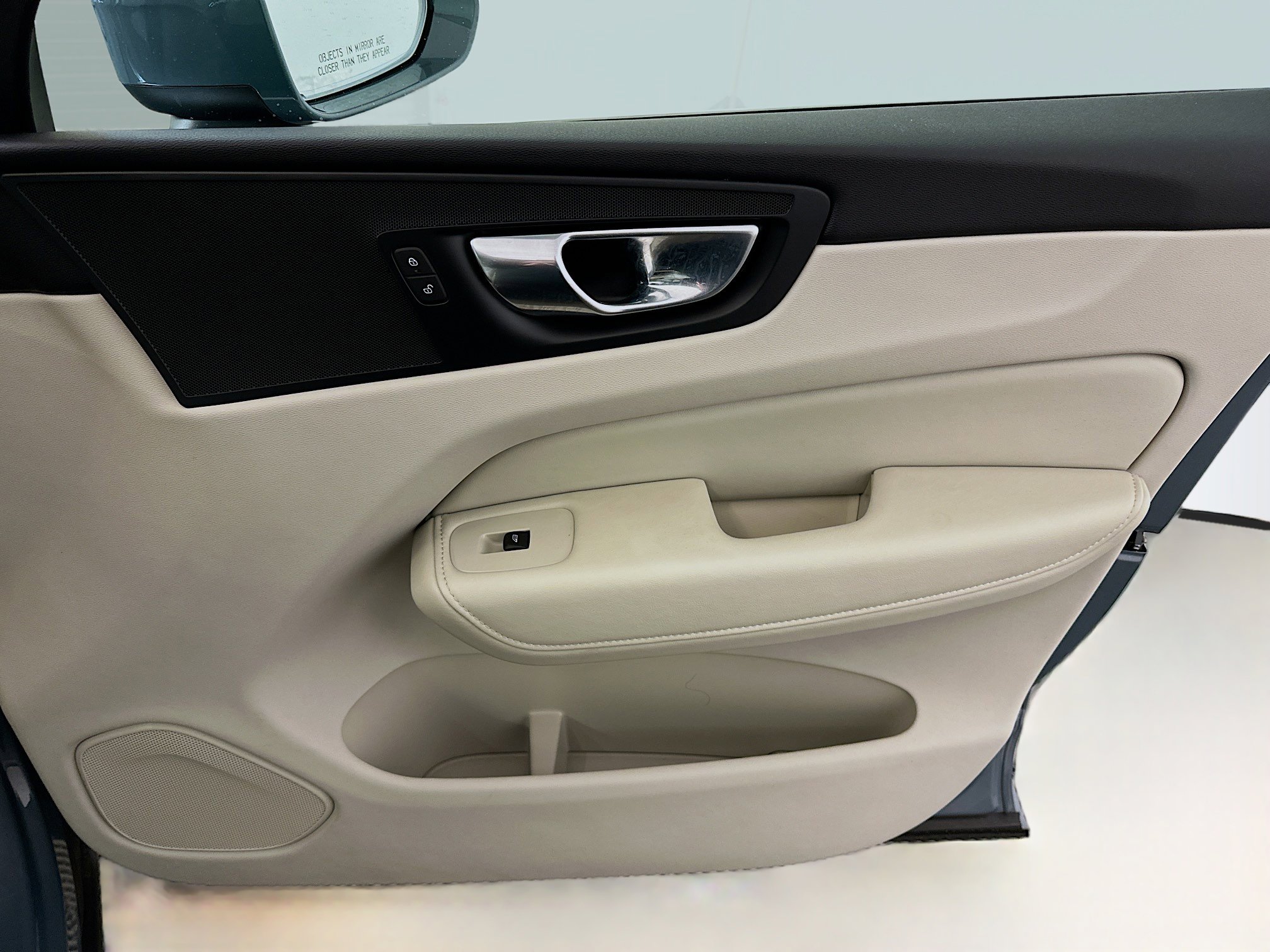 Used 2023 Volvo XC60 B5 Core image 35