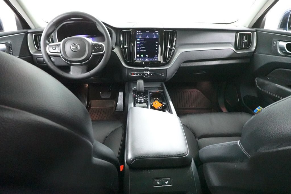 Used 2023 Volvo XC60 B5 Core w/ Climate Package AWD/4WD image 10