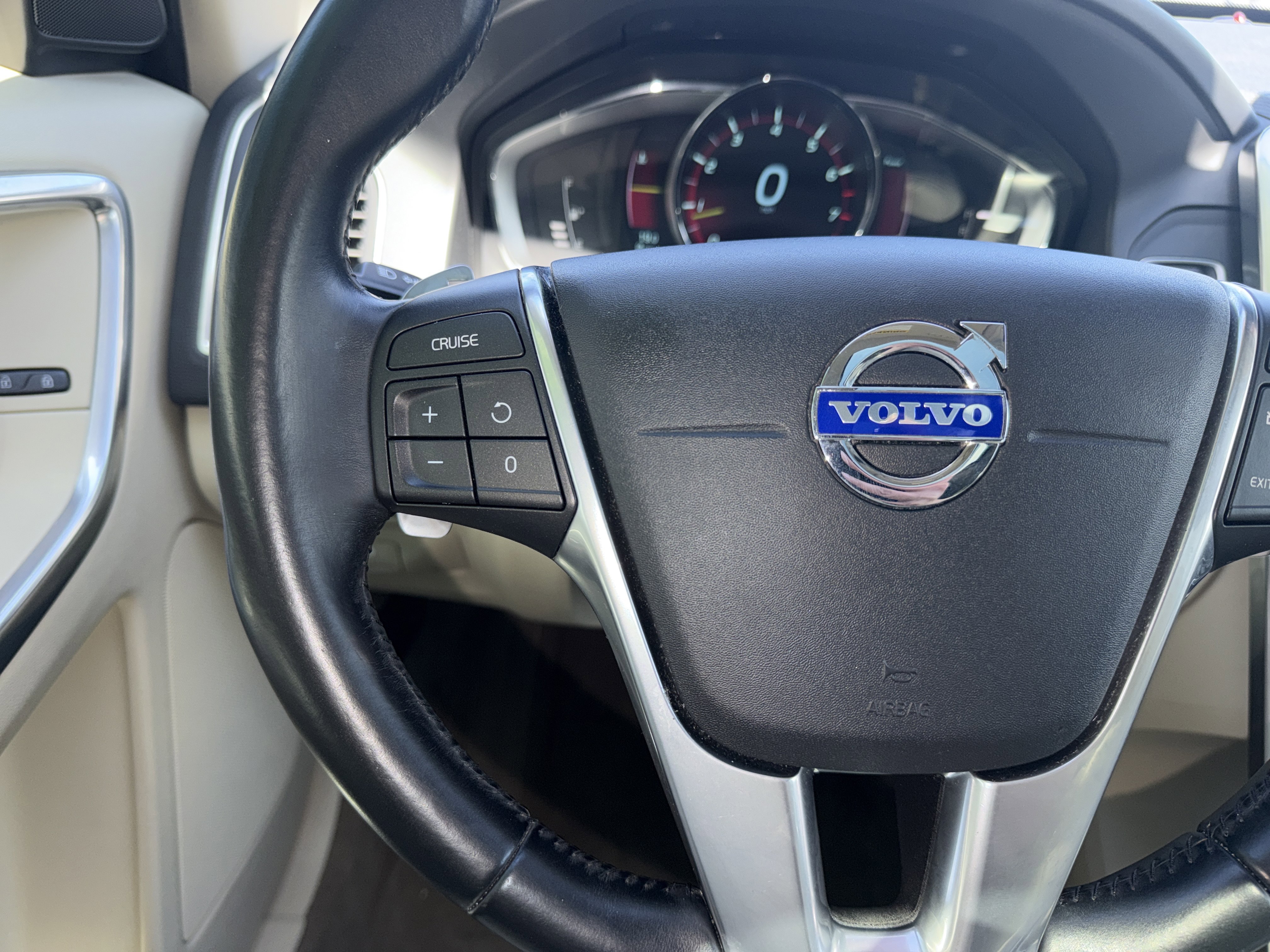 Used 2015 Volvo XC60 T6 Premier Plus image 19