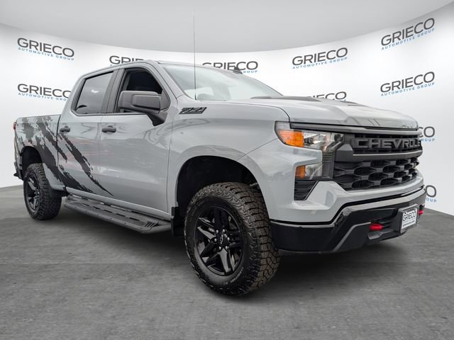 Used 2025 Chevrolet Silverado 1500 Custom Trail Boss w/ LPO, Dark Essentials Package image 1