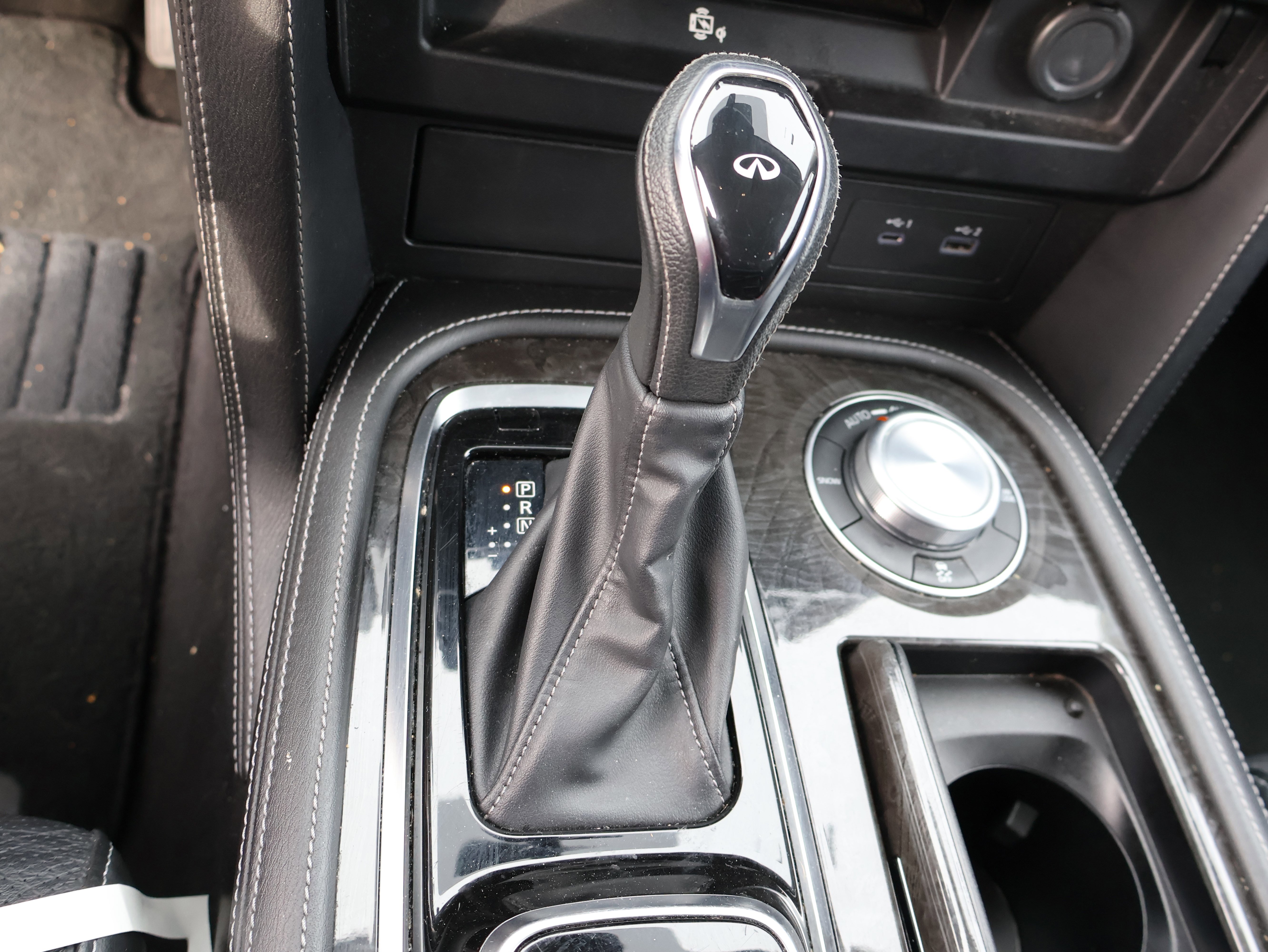 Used 2024 INFINITI QX80 Luxe image 38