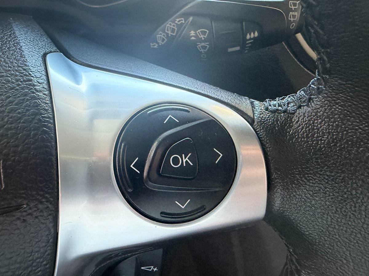Used 2018 Ford C-MAX SE FWD image 8