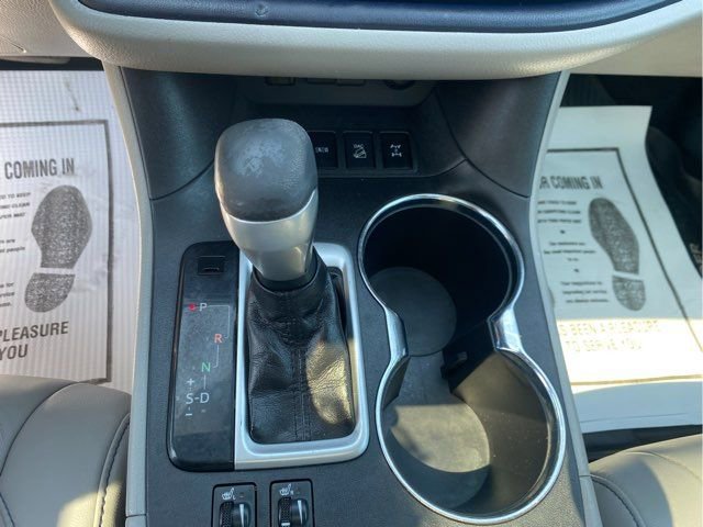 Used 2019 Toyota Highlander XLE image 16