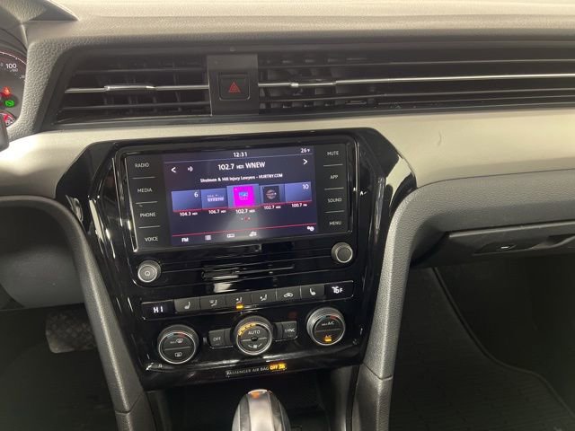 Used 2020 Volkswagen Passat 2.0T SE image 23