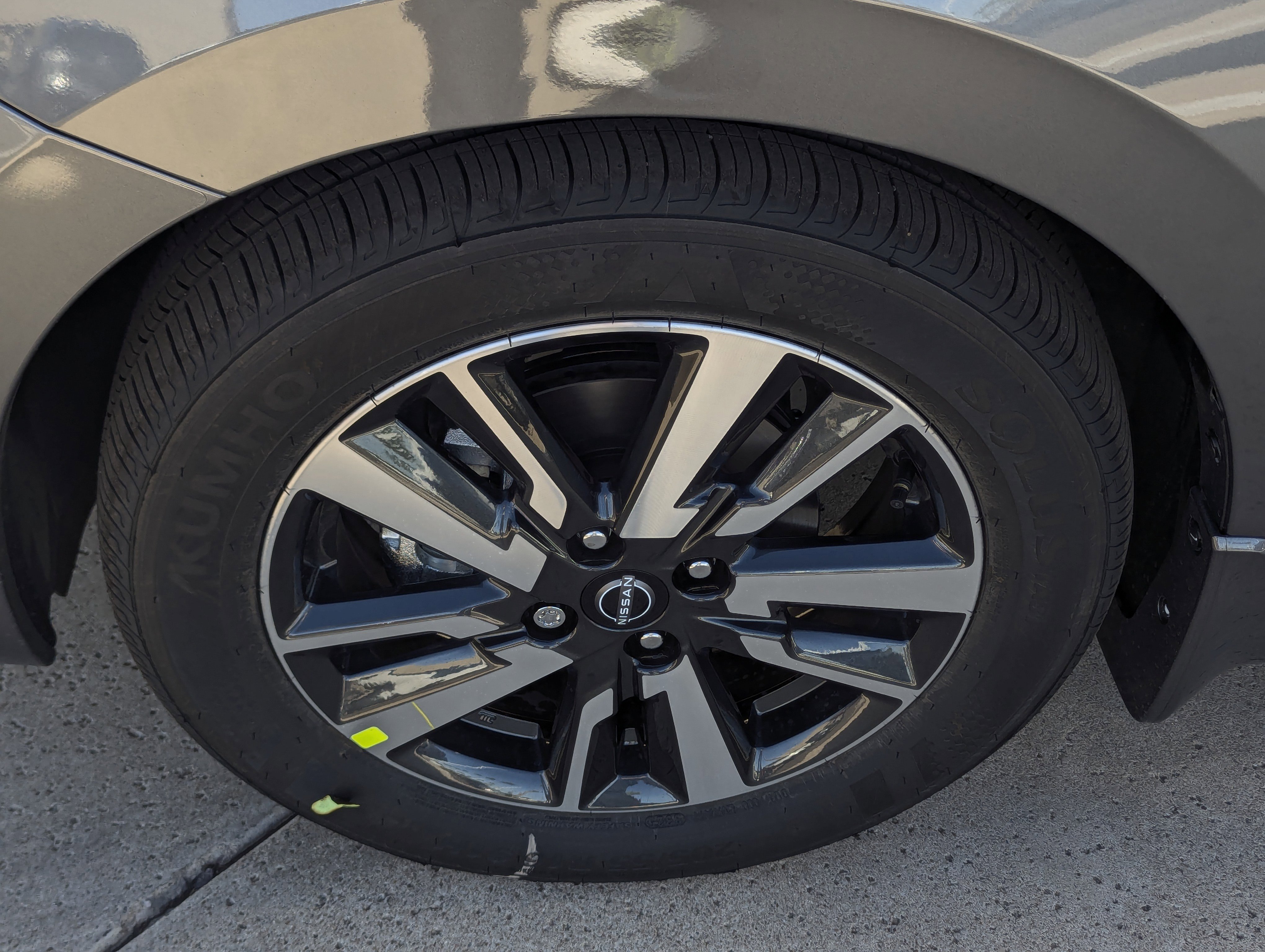 New 2025 Nissan Versa SV image 7