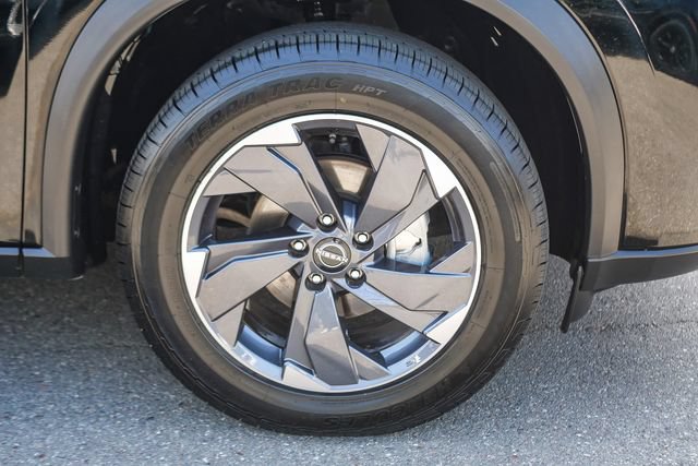 Used 2025 Nissan Rogue SV FWD image 10