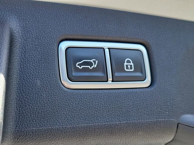 Used 2023 Kia Sorento SX image 12