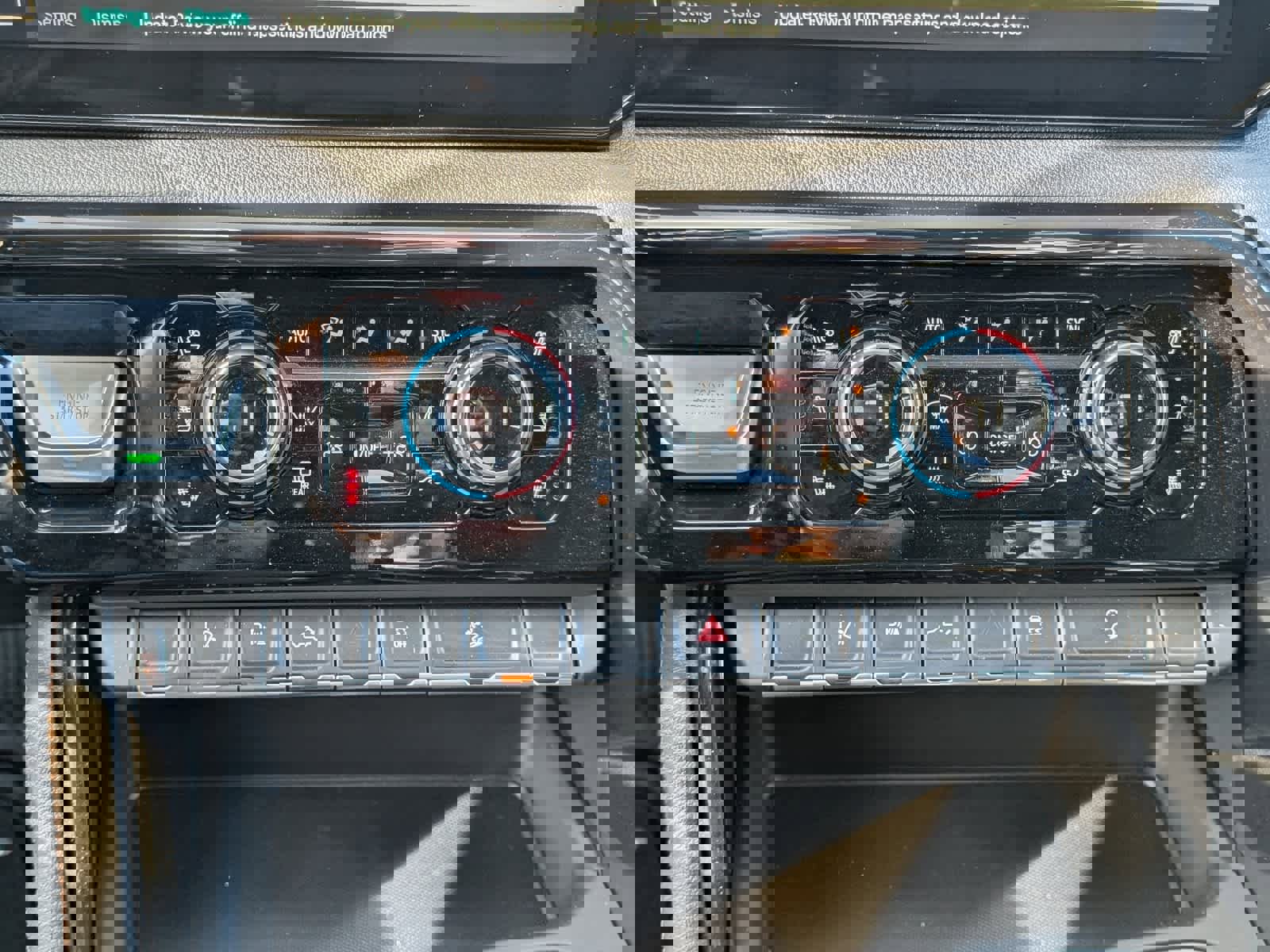 Used 2025 GMC Sierra 2500 AT4 image 26