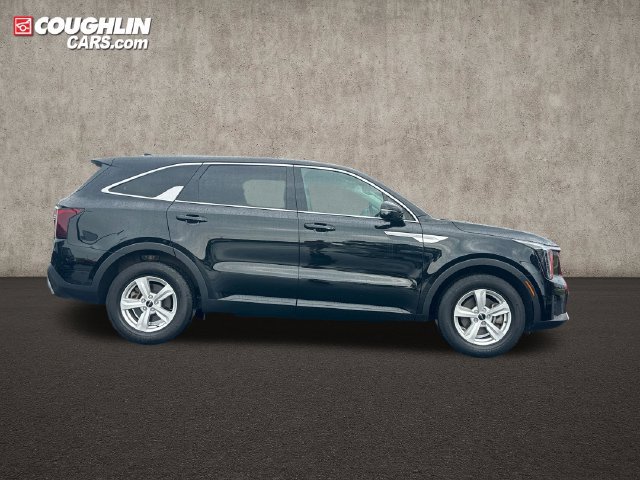 Used 2024 Kia Sorento LX FWD image 8