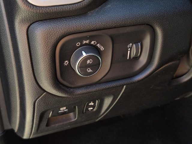 Used 2023 RAM 1500 Big Horn AWD/4WD image 18