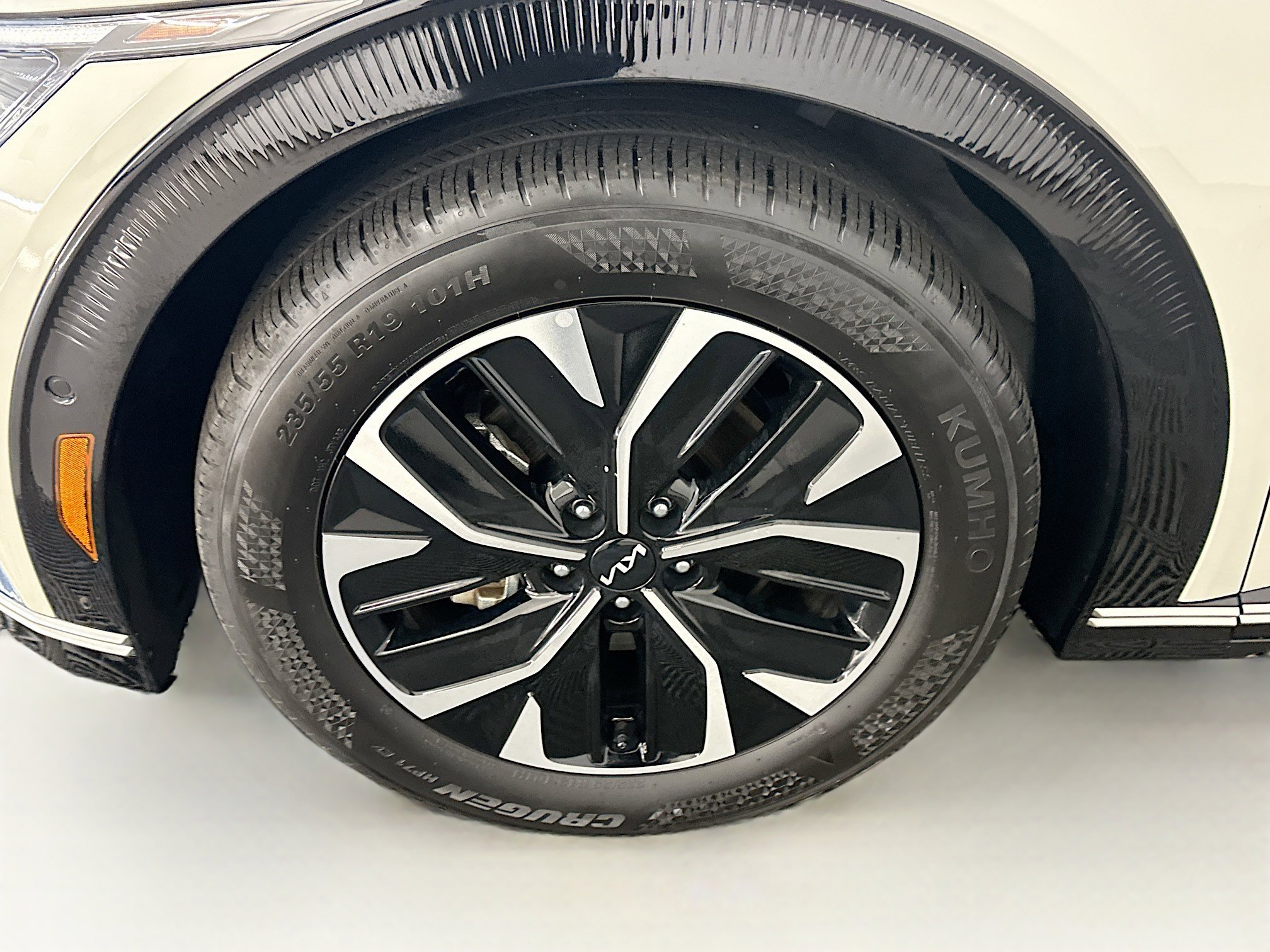 Used 2024 Kia EV6 Wind w/ Wind Technology Package AWD/4WD image 11