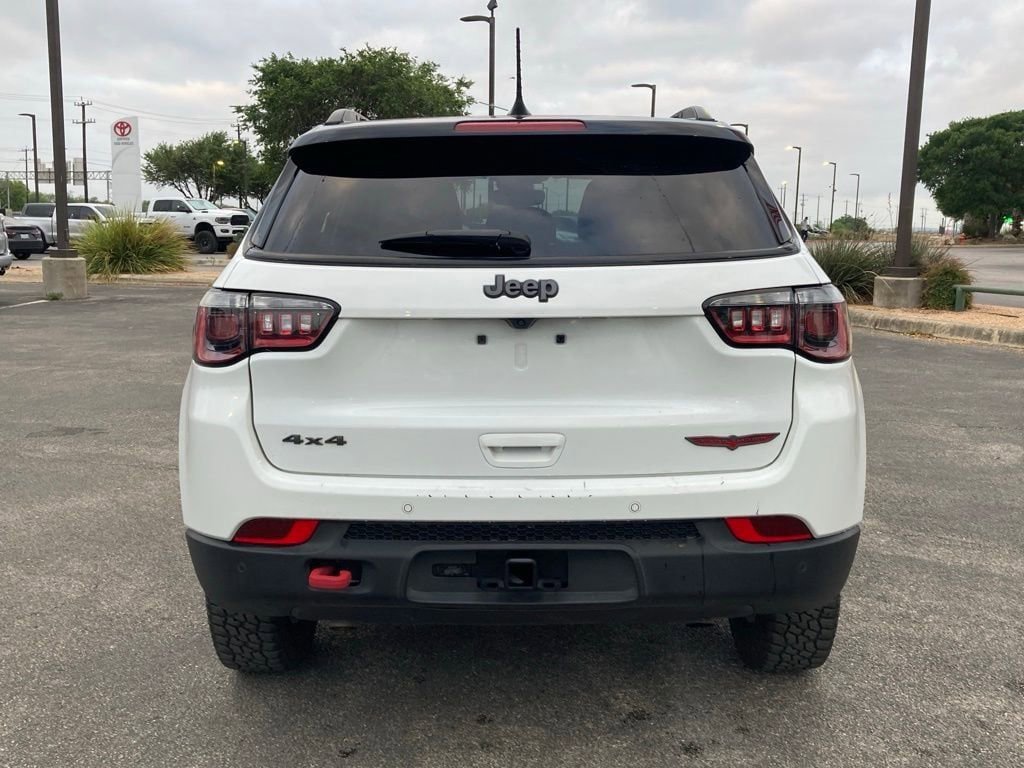 Used 2025 Jeep Compass Trailhawk w/ Trailer Tow Group AWD/4WD image 6