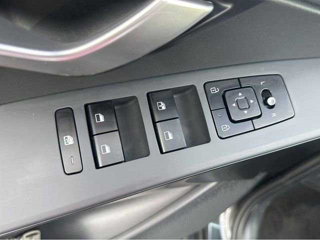 Certified 2025 Kia Niro LX image 37