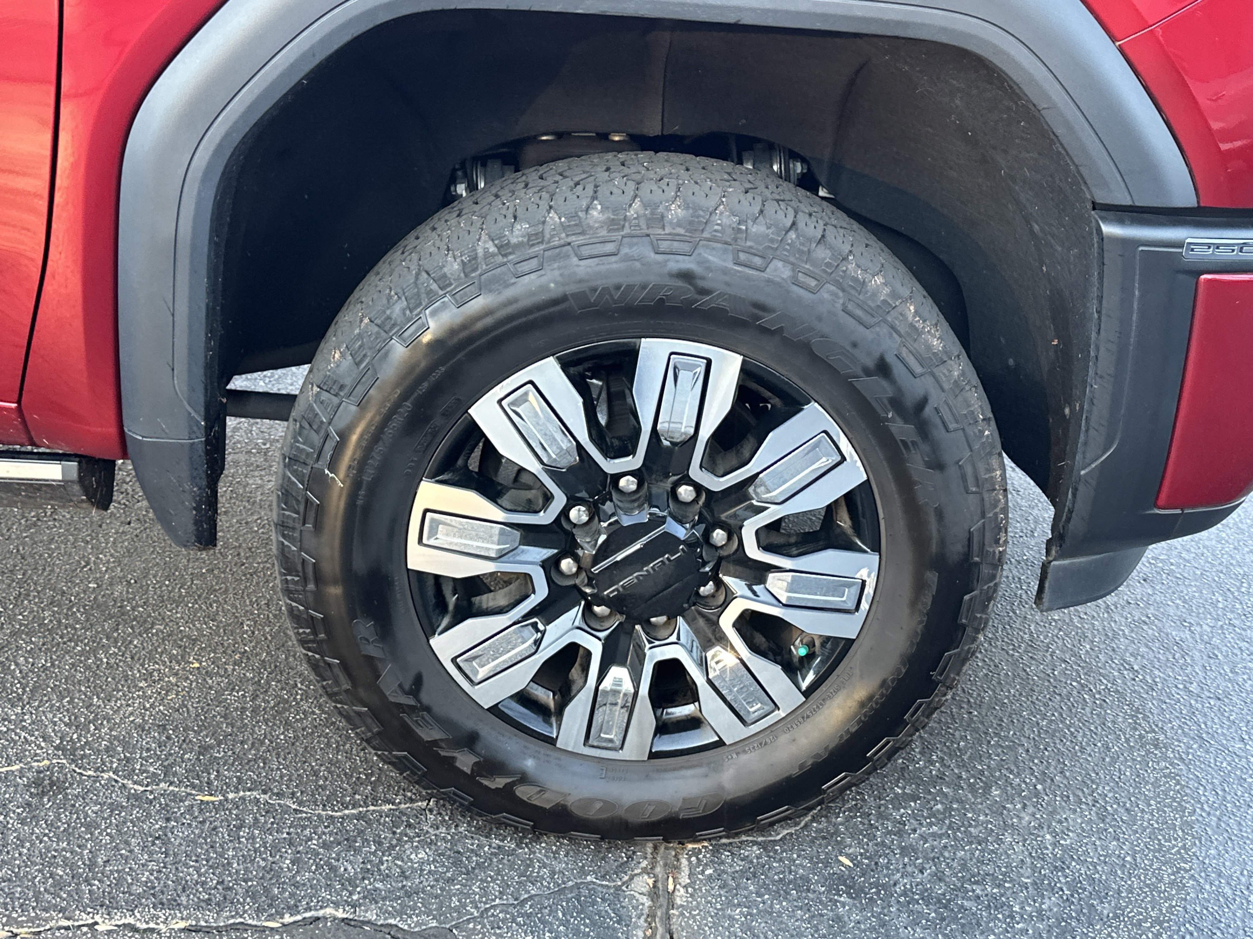 Used 2024 GMC Sierra 2500 Denali w/ Technology Package image 16