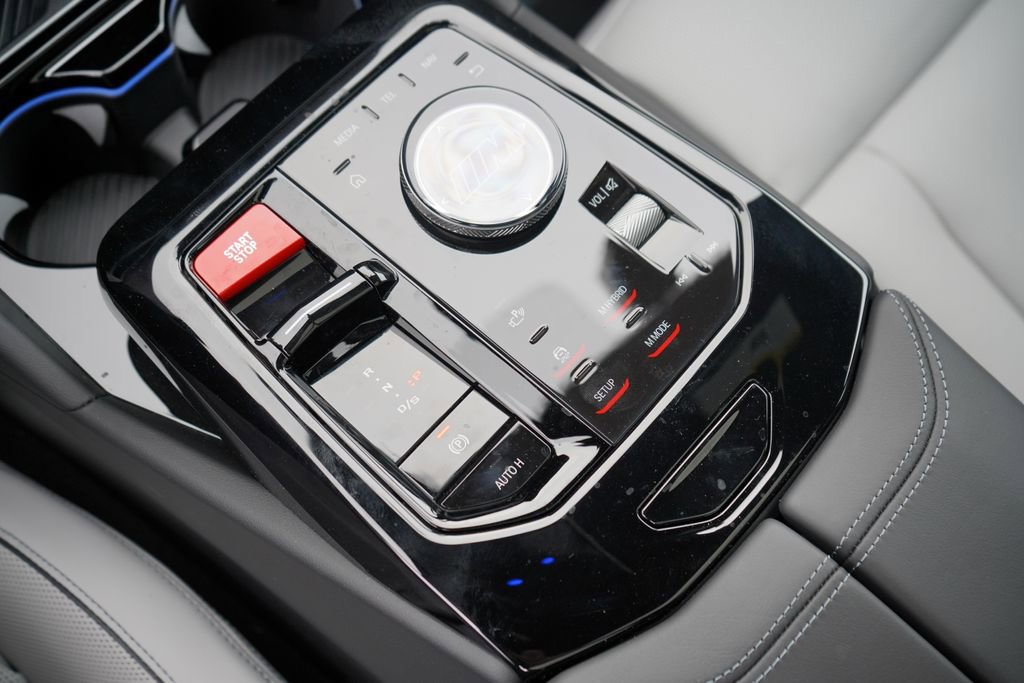 New 2026 BMW M5 w/ Executive Package image 22