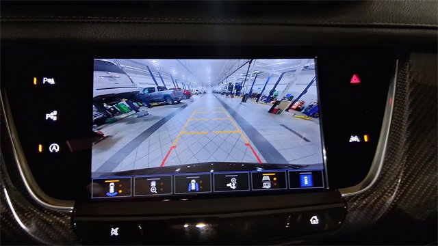 Used 2024 Cadillac XT6 Sport w/ Technology Package image 28