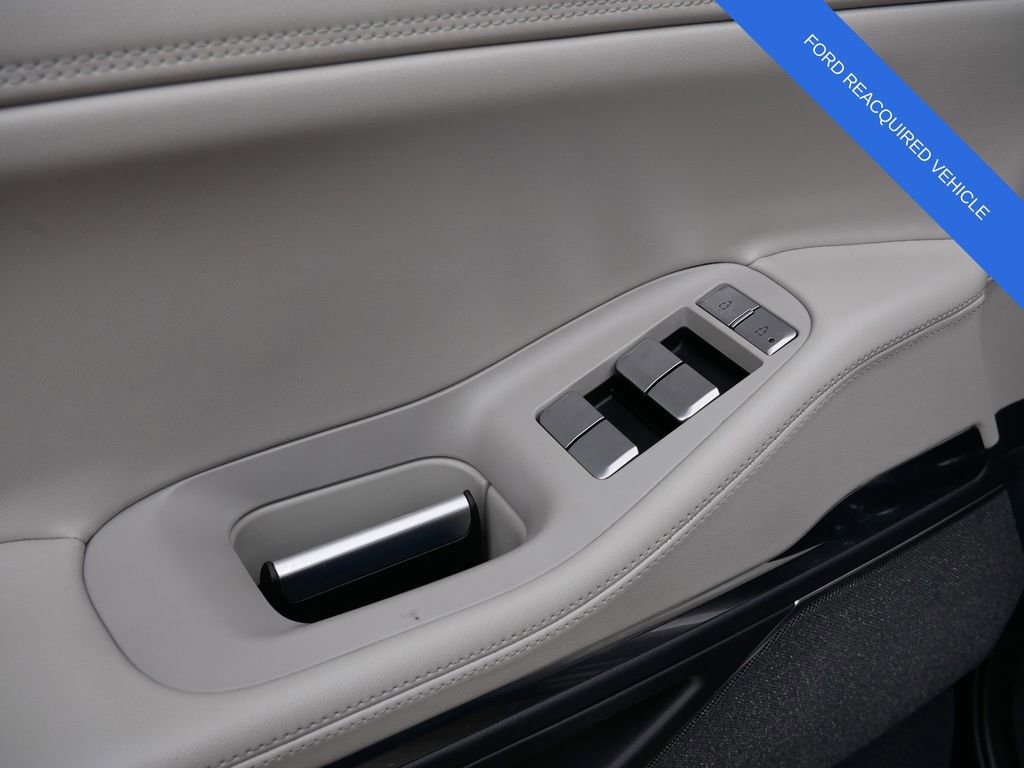 Used 2025 Lincoln Navigator Reserve AWD/4WD image 18