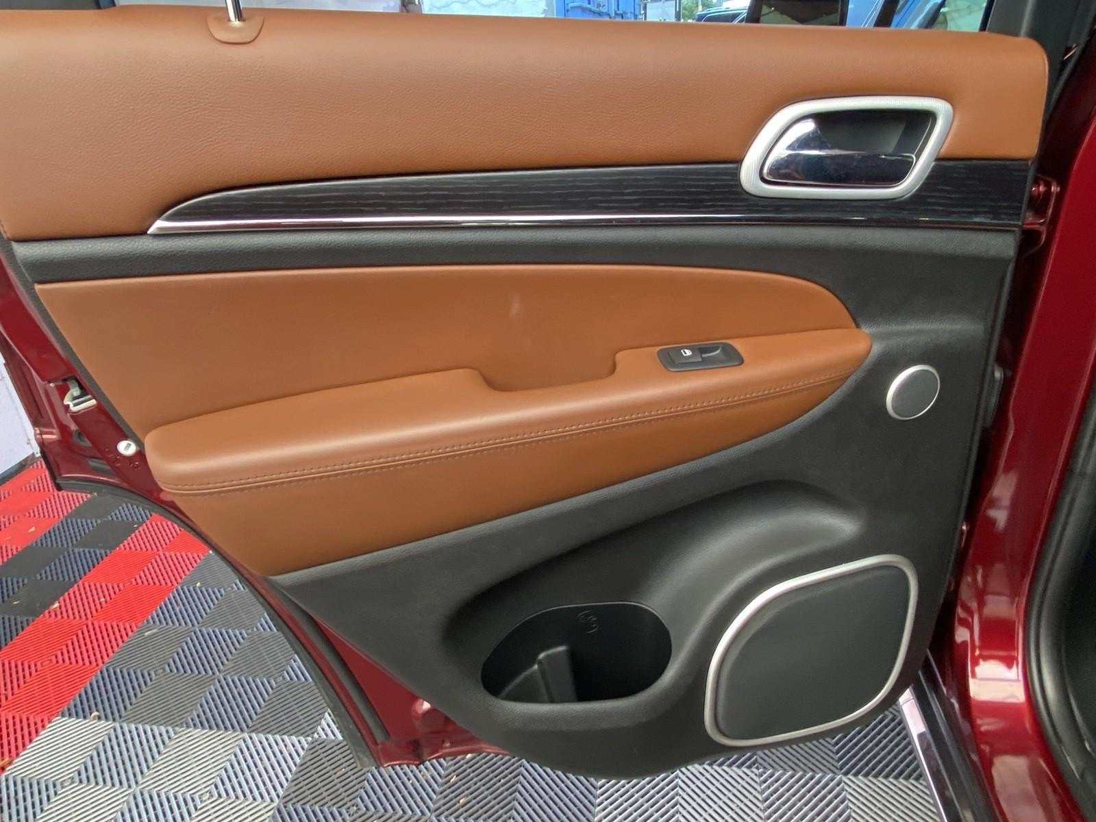 Used 2019 Jeep Grand Cherokee Summit AWD/4WD image 19