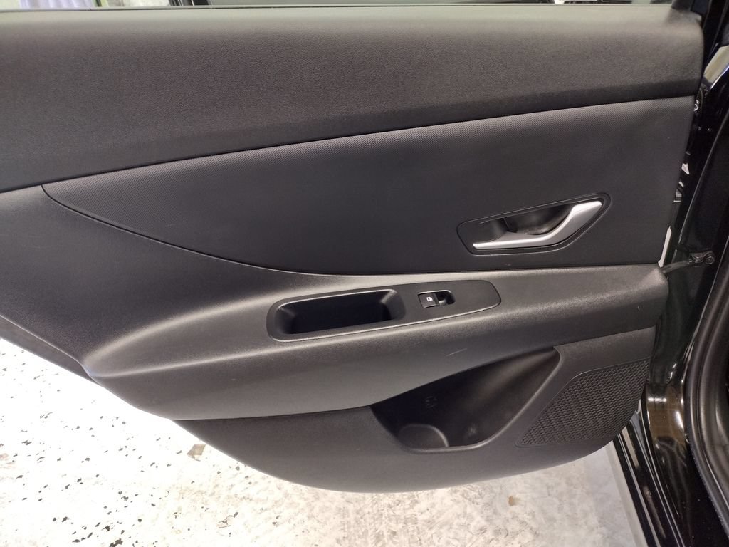 Certified 2023 Hyundai Elantra SEL w/ Preferred Accessory Package FWD image 20