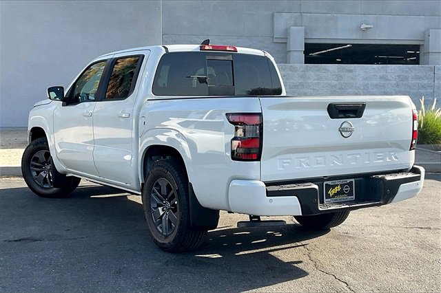 New 2025 Nissan Frontier SV image 2