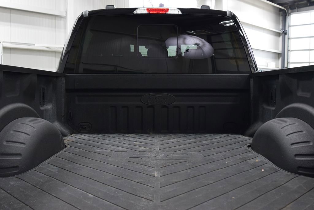 Used 2022 Ford F350 Lariat w/ Black Appearance Package image 19