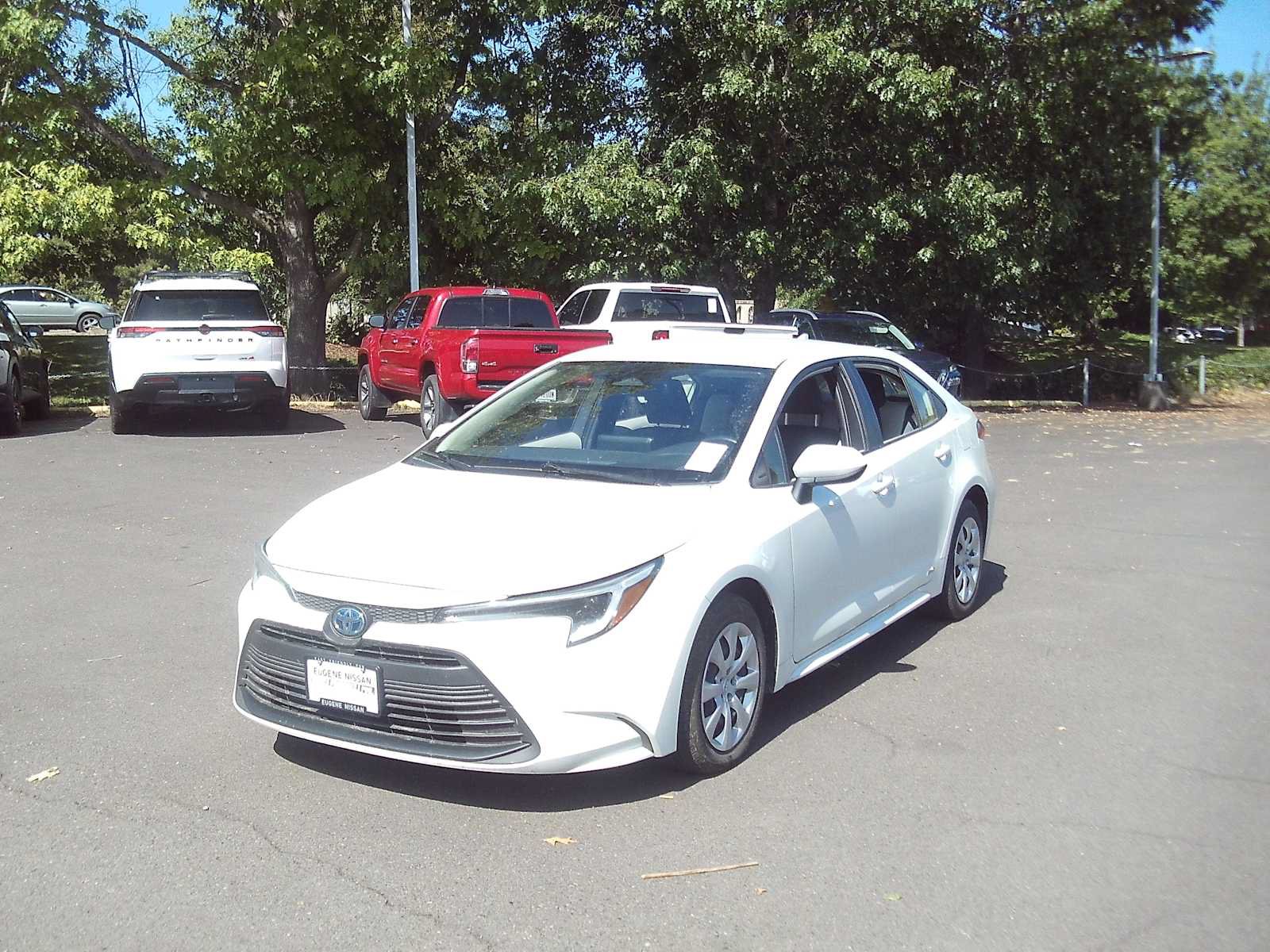 Used 2024 Toyota Corolla LE AWD/4WD image 1