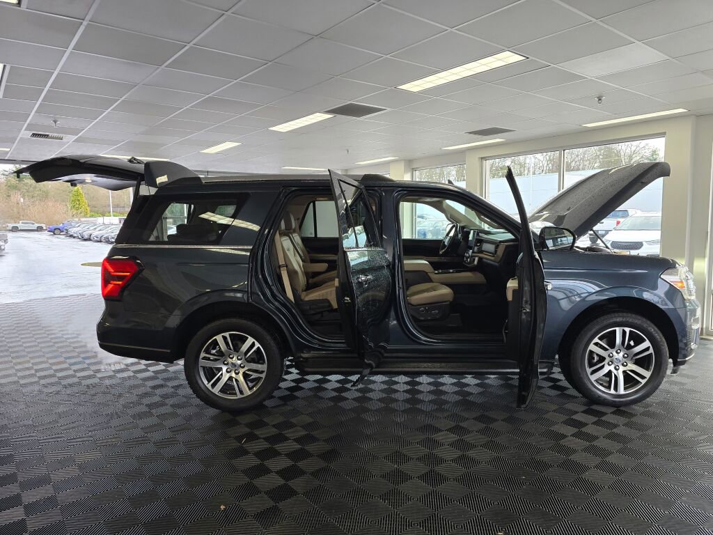Used 2024 Ford Expedition Limited image 18