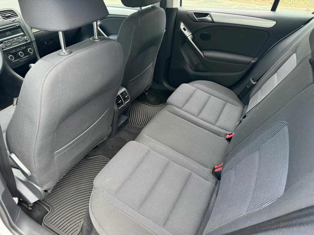 Used 2013 Volkswagen Golf 4-Door FWD image 11