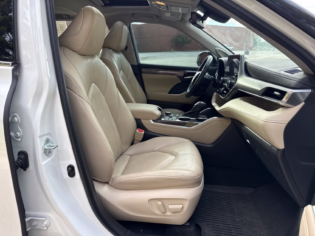 Used 2023 Toyota Highlander Limited AWD/4WD image 28