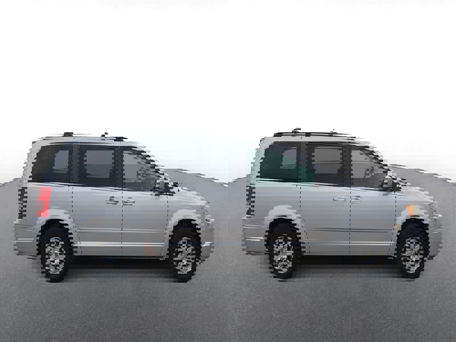 Used 2008 Chrysler Town & Country Touring image 9