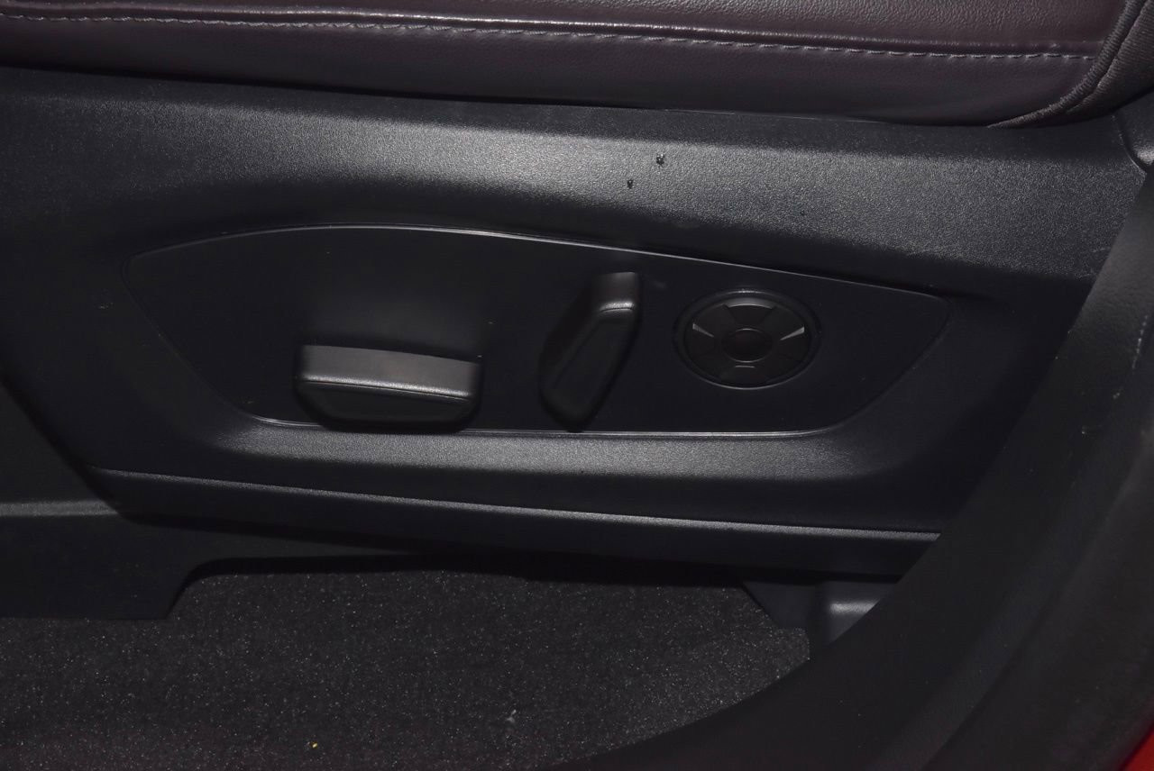 Certified 2025 Ford Explorer Platinum RWD image 35