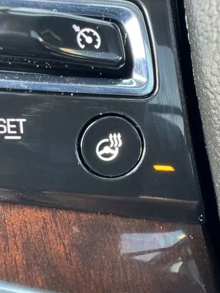 Used 2015 Cadillac SRX Luxury w/ Driver Awareness Package image 30